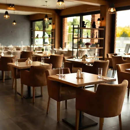 Gazda Hotel&restaurant - Self Chek-in 호텔