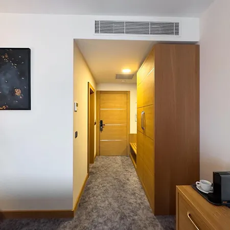 酒店 Gazda Hotel&restaurant - Self Chek-in Jesenice (Pribram)