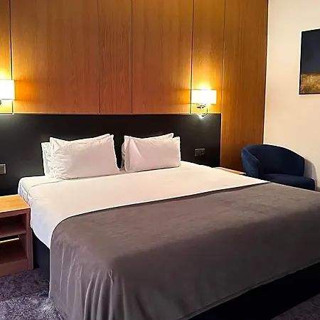 호텔 Gazda Hotel&restaurant - Self Chek-in Jesenice (Prague-West)