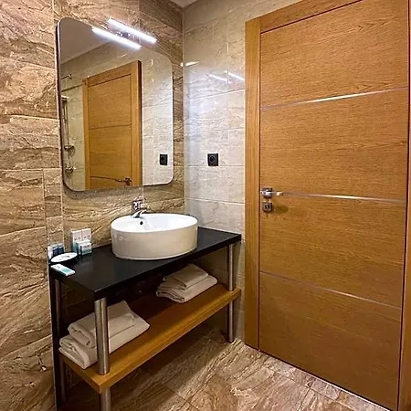 Gazda Hotel&restaurant - Self Chek-in Jesenice
