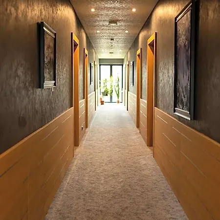 Gazda Hotel&restaurant - Self Chek-in Jesenice (Prague-West)